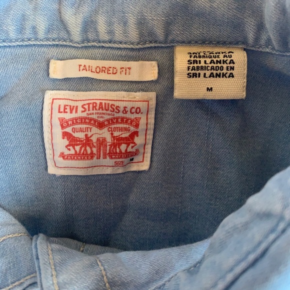 Levi Strauss Pearl snap button down shirt - Picture 4 of 6